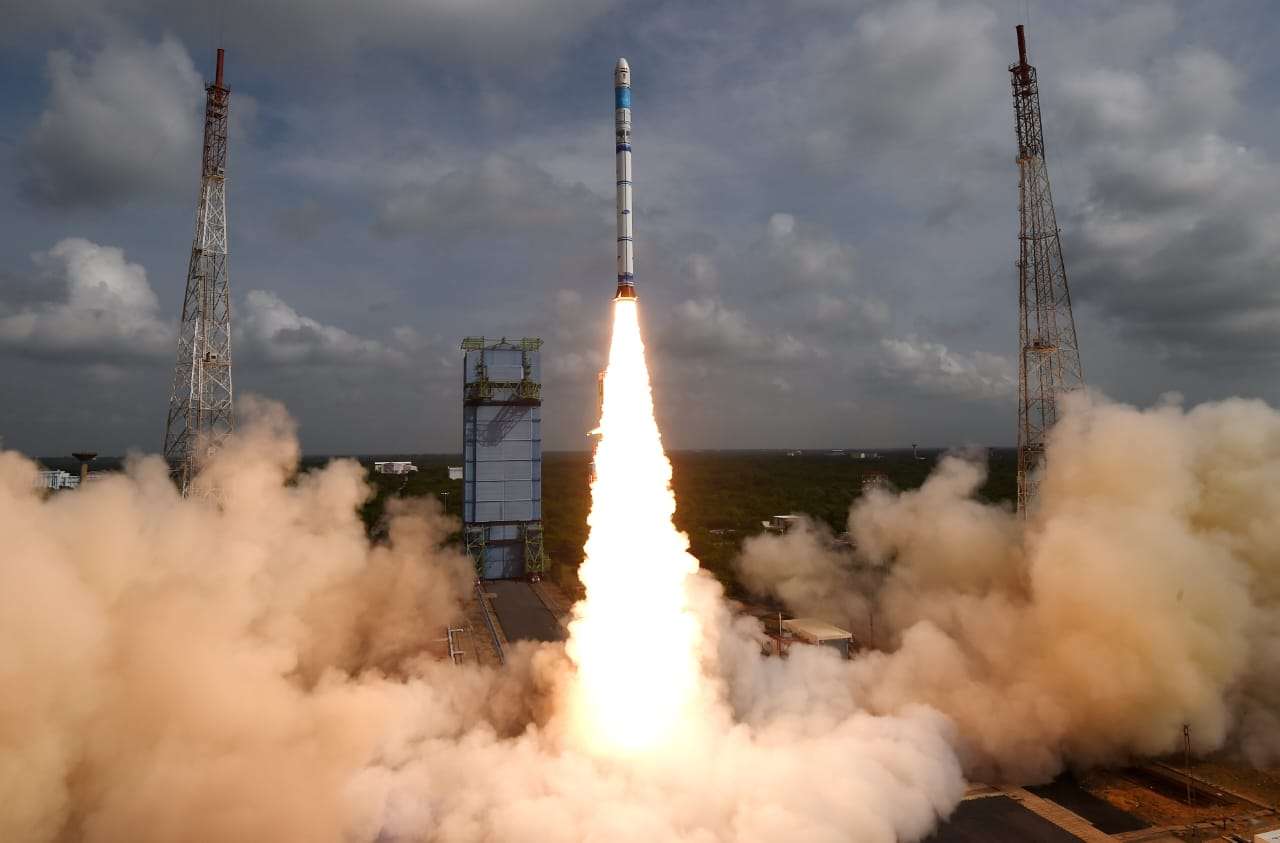 Read more about the article ISRO ने भरी ऐतिहासिक उड़ान: ऑब्जर्वेशन सैटेलाइट EOS-08 की सफल लॉन्चिंग, अब पृथ्वी का होगा पूर्ण अधययन..