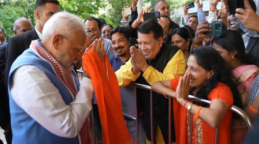 Prime Minister Narendra Modi was overwhelmed by the unprecedented welcome of the Indian community