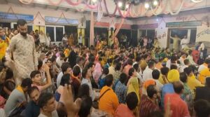 On Radhashtami crowd of lakhs of devotees in Barsana, the entire Brij is dancing with the echoes of Radhe Radhe