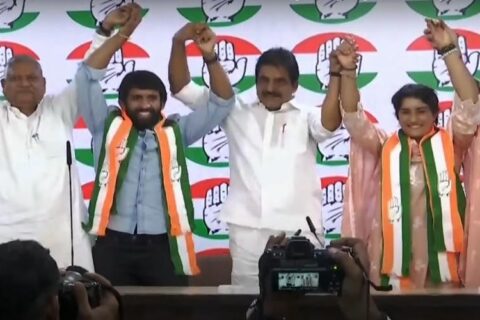 Vinesh Phogat and Bajrang Punia join Congress, Vinesh will contest elections from Julana.